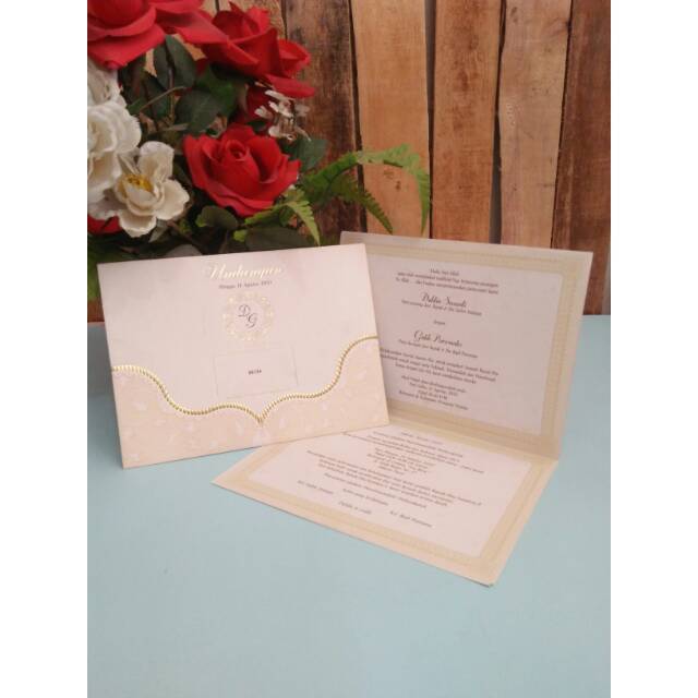 100 set Undangan Erba 88134