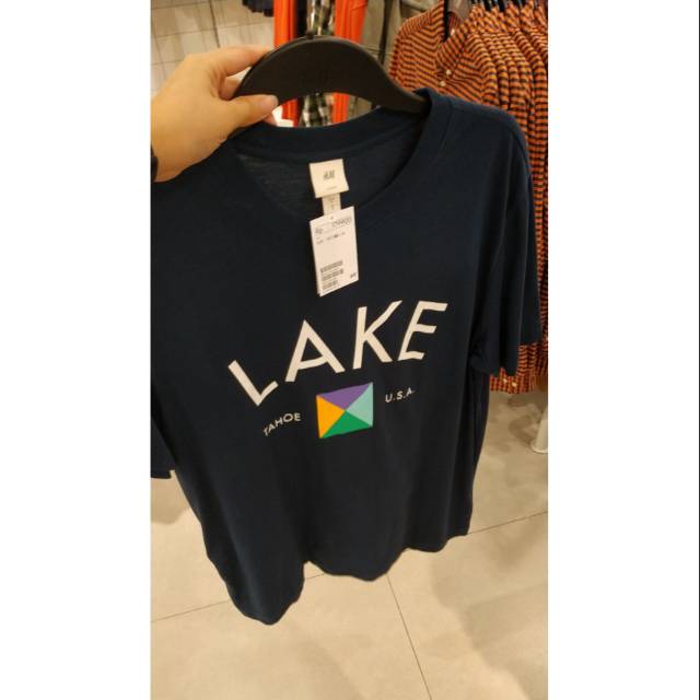 H&M kaos cowo best seller...