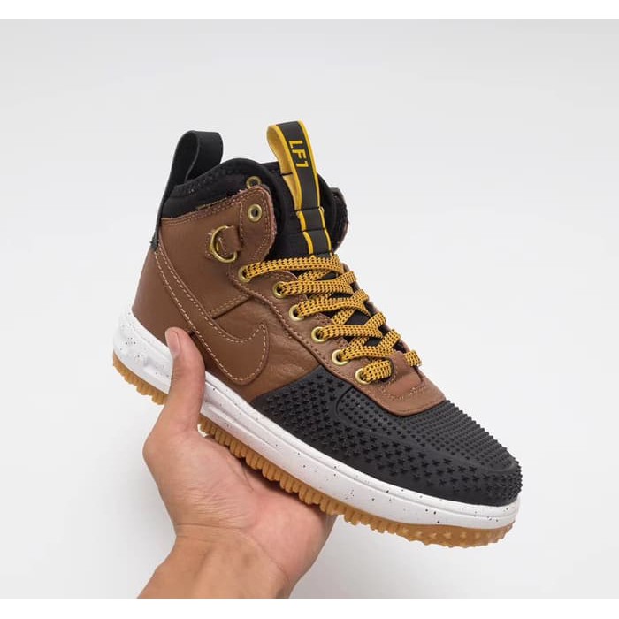nike duck boot sneakers