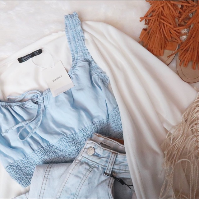 WHITE SERIES BASIC CARDY B A2