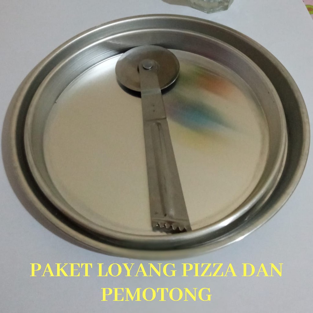 LOYANG PIZZA.PAKET 2 LOYANG PIZZA DENGAN PEMOTONG PIZZA