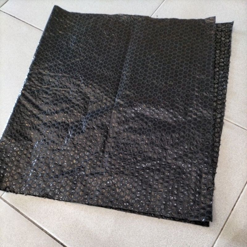 

Extra bubble wrap biar pengiriman lebih aman