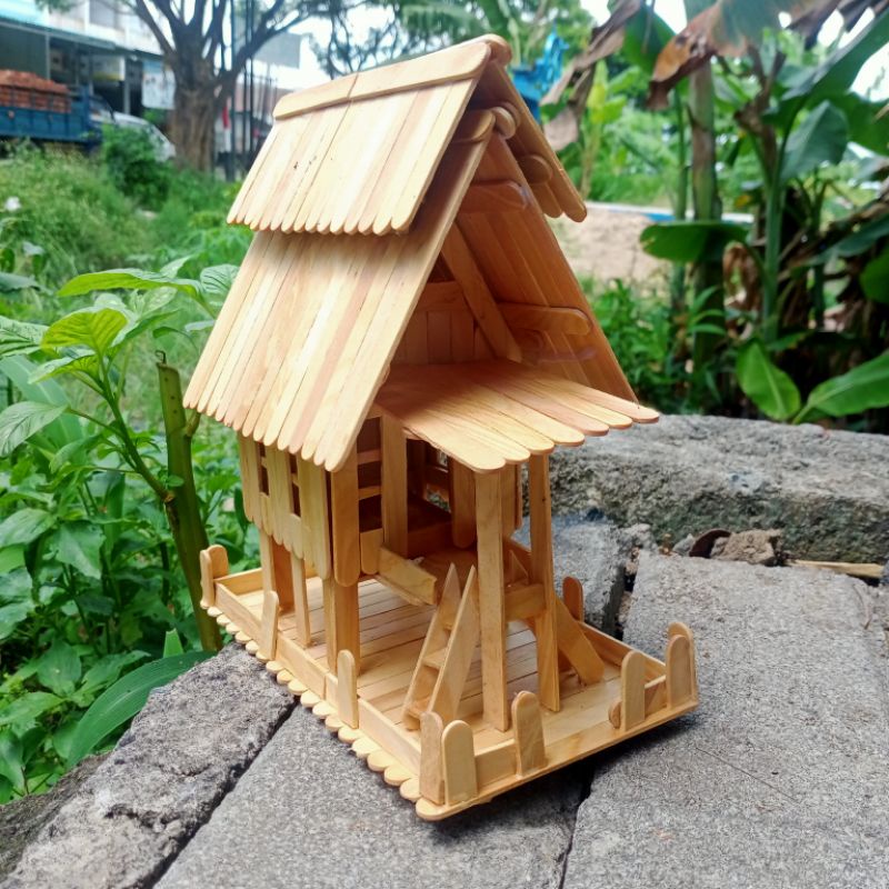miniatur rumah adat sulawesi utara pewaris dari stik es krim