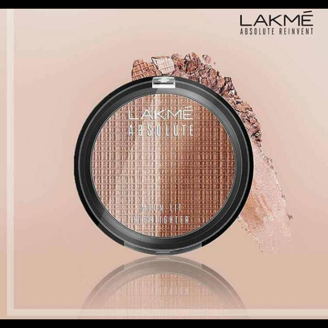 Lakme absolute moon lit highlighter
