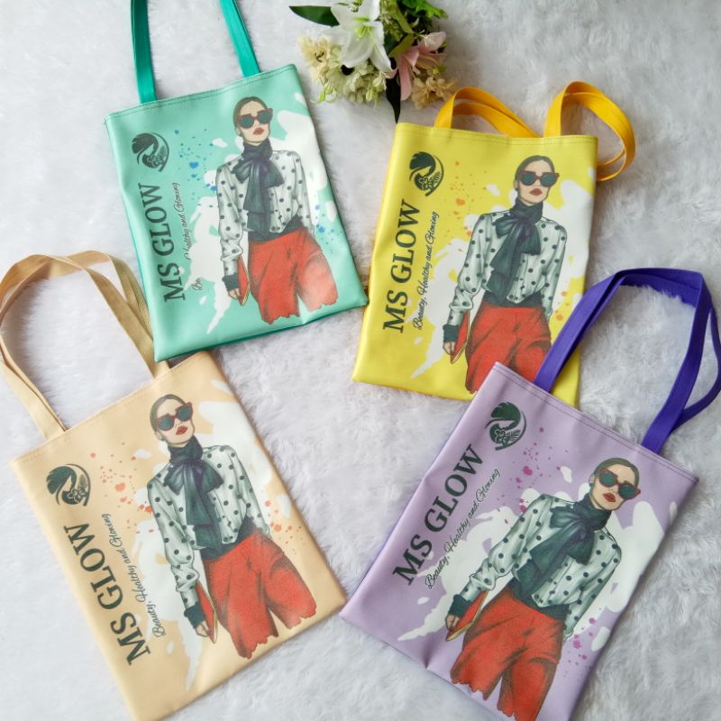 Totebag Printing Karakter MS Glow