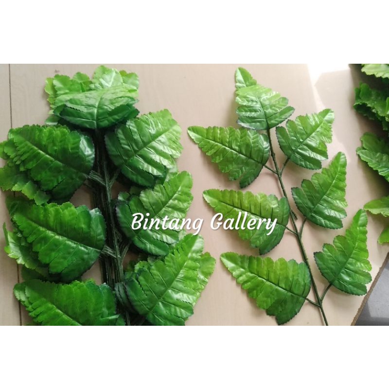 Daun Pakis &amp; Daun Monstera 7 Daun / Daun pakis kain