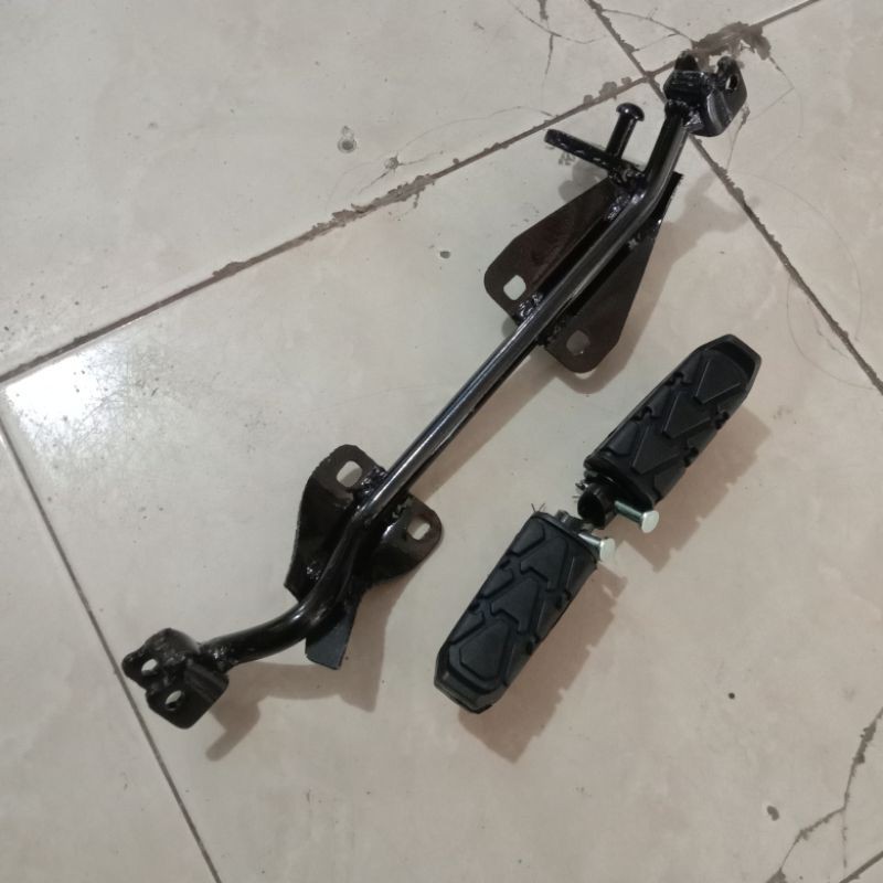 Barstep Mesin Barstep Tengah Megapro monoshock verza hitam