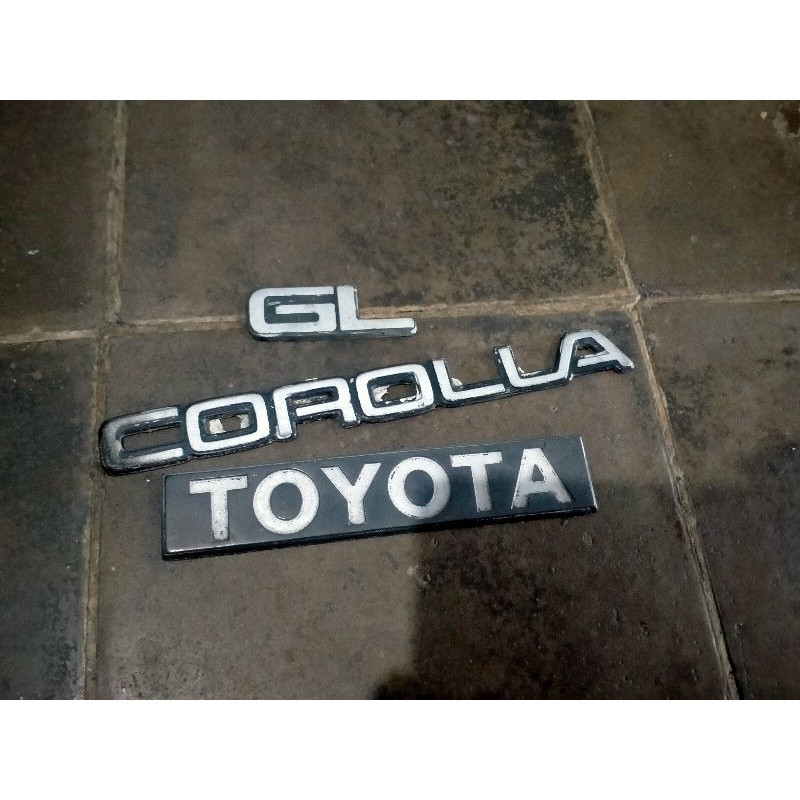 emblem Toyota Corolla GL