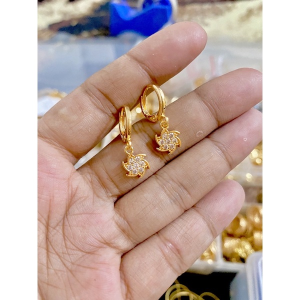 Anting jepit gantung halintar full permata harga sepasang titanium gold 18k