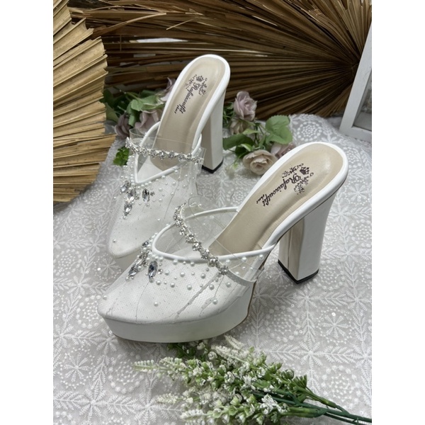 sepatu putih diamont tinggi 12cm