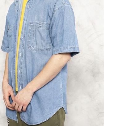 ➨ UNIQLO MEN CHAMBRAY SHORT-SLEEVE SHIRT ➸