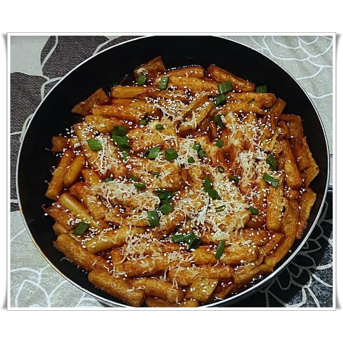 

Siap Krim Paket Hana Topoki / Tteokbokki / Topokki / Rice Cake, Odeng & Saos