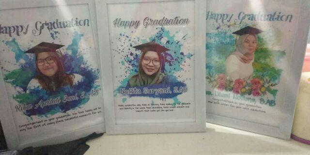 Desain Ilustrasi Foto Kado Wisuda Ilustrasi Foto Unik Murah