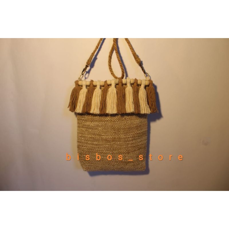 tas etnik bali | tas slempang tumanggal goni | Tas pompom | ootd pantai | tas handmade