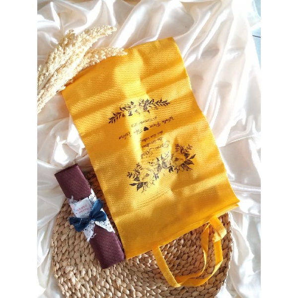 

SOUVENIR NIKAH TAS SPUNBOND SOUVENIR GOODIE BAG