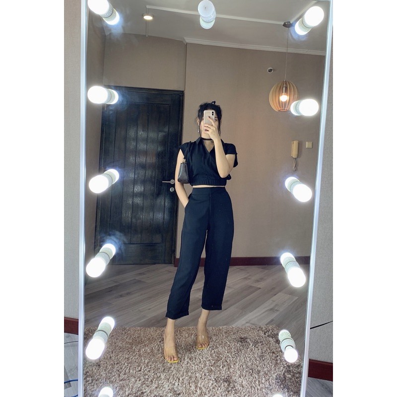 JASMINE SET SETJ310 ONE SET ATASAN CROP KARET DAN CELANA BASIC ADA SELETING DAN KANCING SETJ310-Black