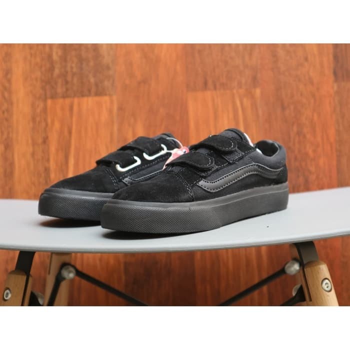 Sepatu vans anak full hitam kece