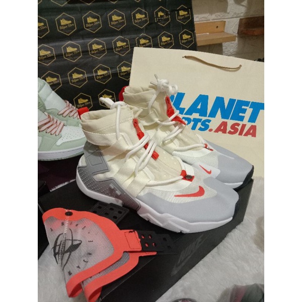 Sepatu huarache grip