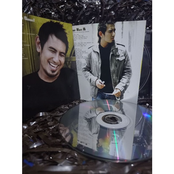 CD original Rio Febrian/ aku bertahan