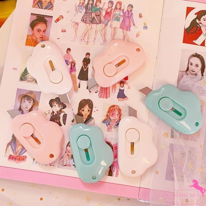 

Cutter Size Mini Kecil Aesthetic TikTok Untuk membuka Paket Awan