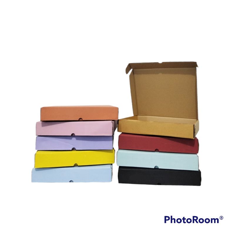 

Box KARDUS POLOS Karton Size 28x25x5cm /Kotak Hampers/ Kotak Packing/box baju/ KARDUS packing/KARDUS GIFT BOX