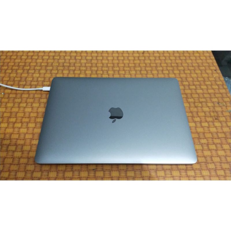 OBRAL..MAC PRO RETINA 13 IN 2017(TOUCH BAR)RAM16 SSD512 CORE i7 MULUSS