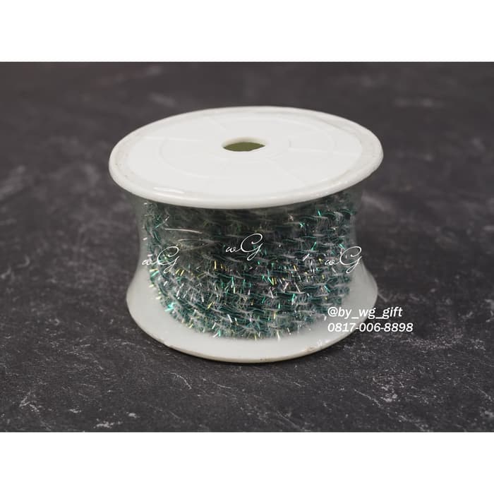 

Pita Tali Tambang Bulu Kilap; Warna Hijau Tua Silver, Panjang 20 yard