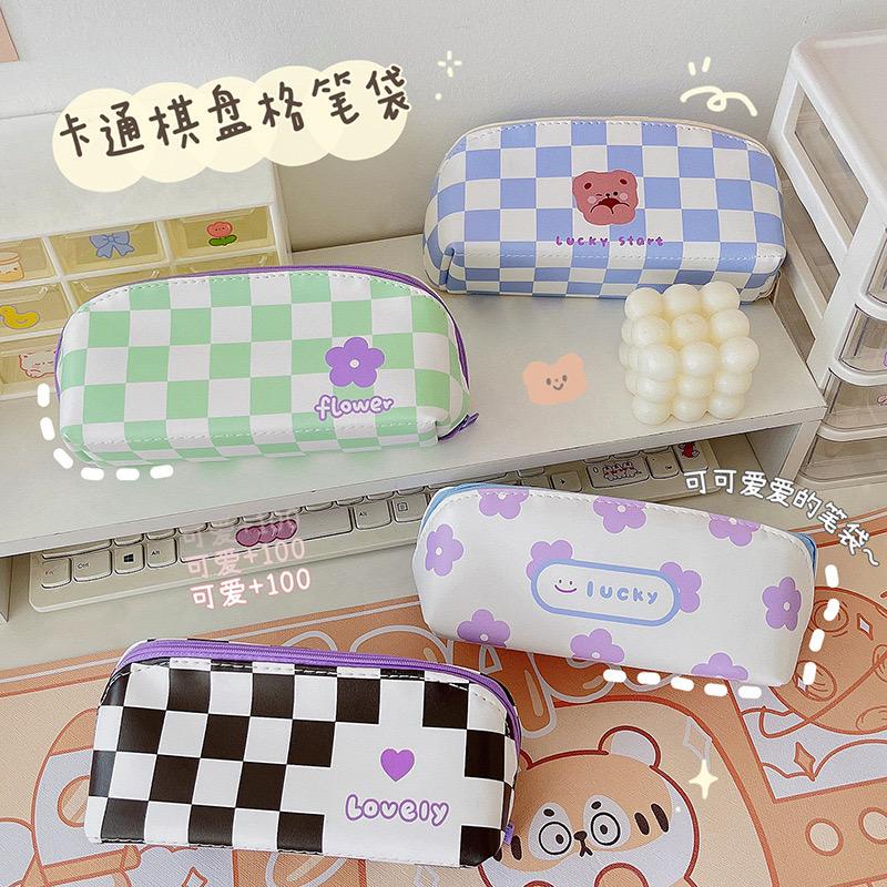 KOTAK PENSIL BAHAN KAIN SOFT MINIMALIS / AESTHETIC KOREAN STYLE STATIONERY / TEMPAT PENSIL MOTIF KOTAK-KOTAK SLETING KOREA / PLAID PENCIL CASE IMPORT / PREMIUM PLAID ZIPPER / KOMPARTMEN IMUT LUCU / MAKEUP POUCH / PENSIL BOX / ORGANIZATION BOX