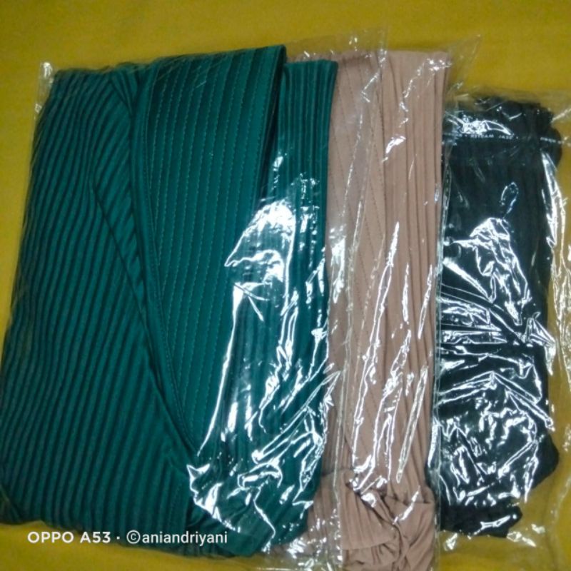 Kerudung Instan Plisket Pet