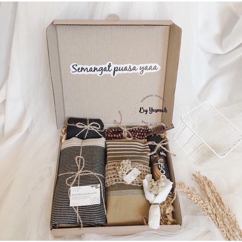 

GIFTBOX HAMPERS COWOK