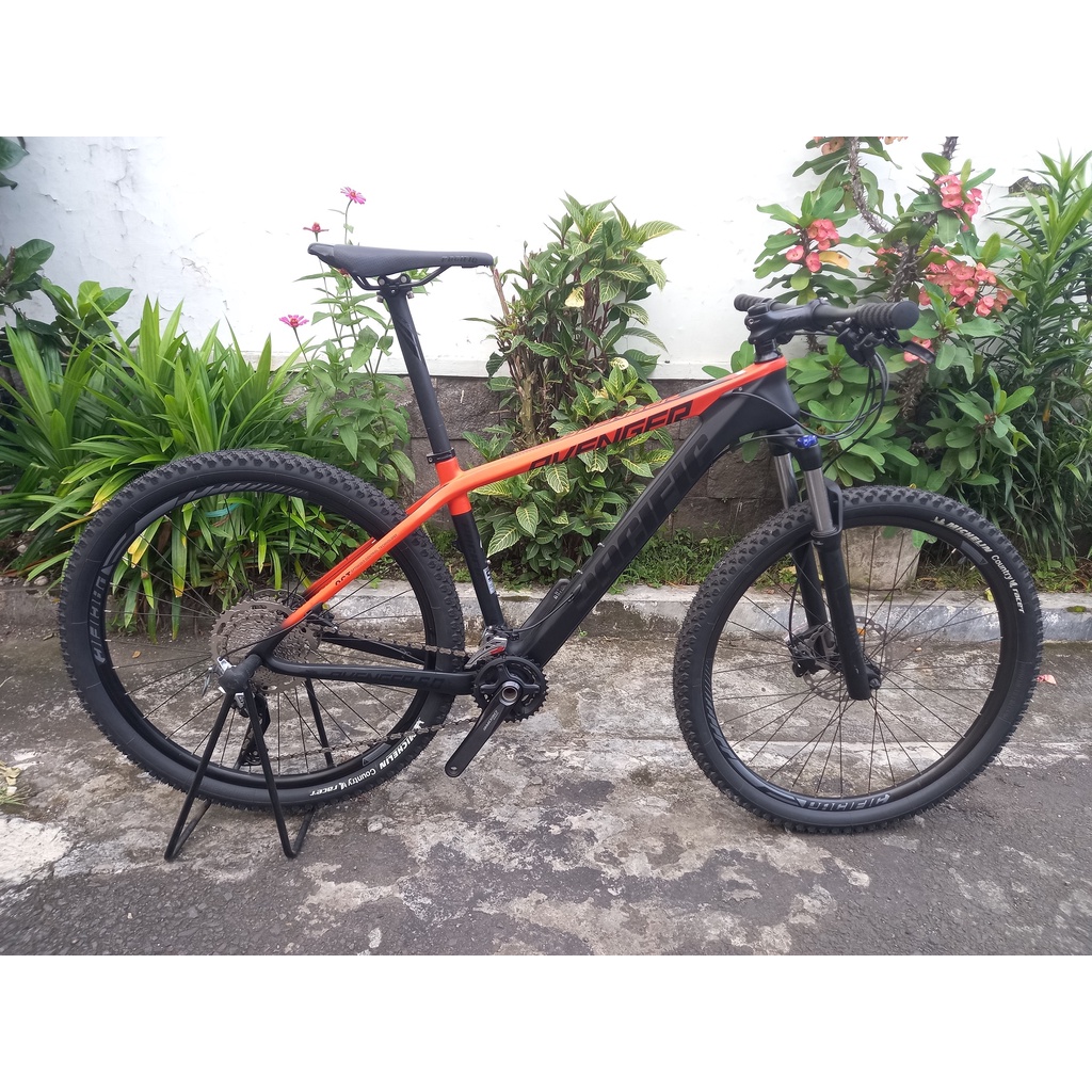 Fullbike MTB Pacific Avenger 5.0 Orange Black Size M 17 inch Bahan Carbon Frame 2x10 Speed Groupset 