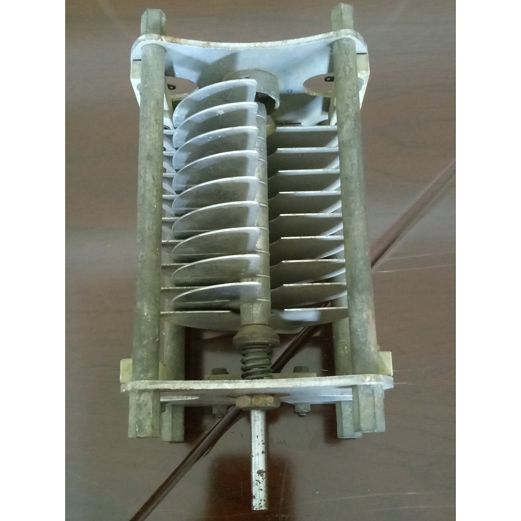 VARCO BESI RENGGANG 200PF