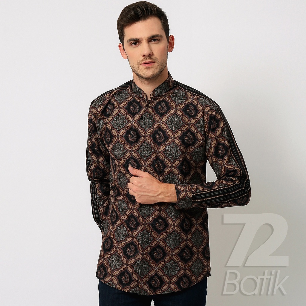 BATIK COUPLE MODERN  Kemeja Rok Lilit Instan Batik Pria Lengan Panjang Slimfit Premium Warna Hitam Coklat 721554 Cap 72 - Baju Kemeja Atasan Pakaian Batik Couple Cople Pria Cowok Laki Laki Remaja Keluarga Lengan Panjang Modern Slimfit Premium Kekinian