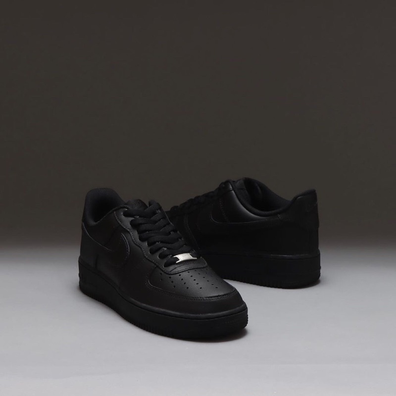 Air Force 1 Low, Triple Black - Black