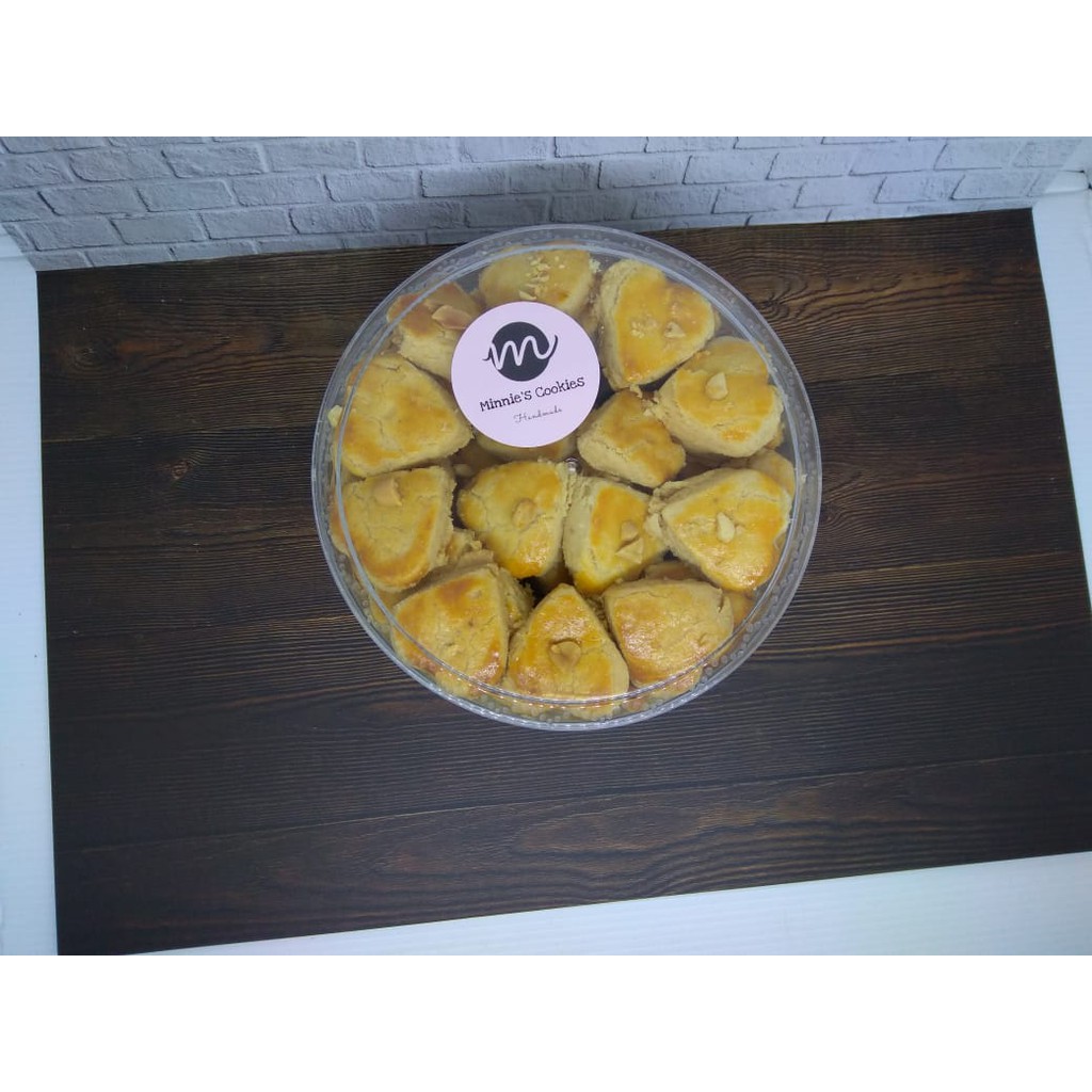 

KUE KACANG WISMAN PREMIUM