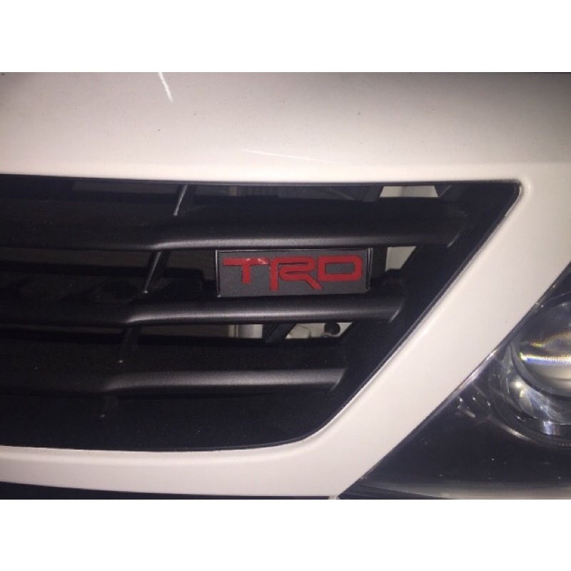 Emblem TRD grill untuk Grille Fortuner VNT TRD