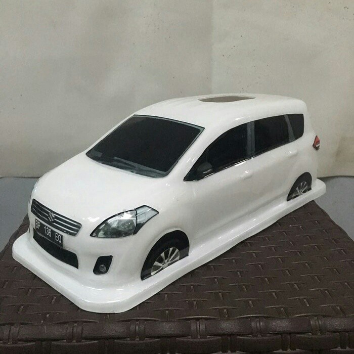 Tempat Tisu Mobil Miniatur Ertiga