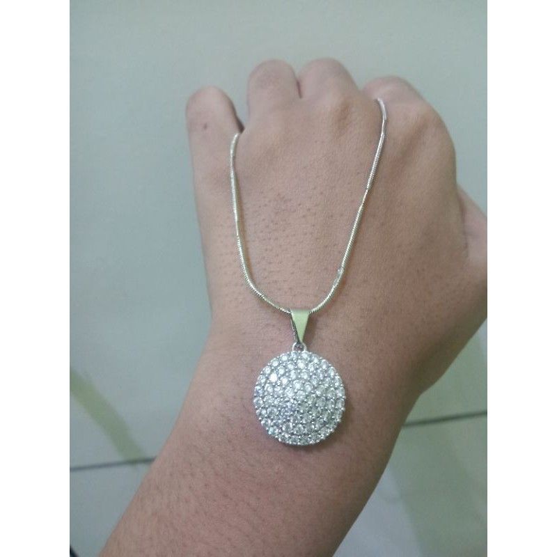 perhiasan fashion wanita kalung set liontin silver motif bulat besar