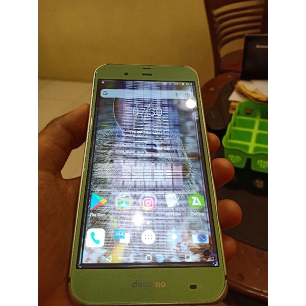 Sharp Aquos SH04H minus