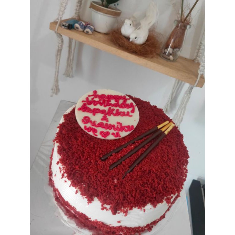 

Kue ulang tahun / redvelvet / Ultah / Birthday cake