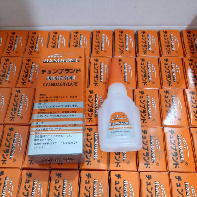 

Lem Korea Handsome / Lem Serbaguna 9 ml / Power Glue / Lem Setan