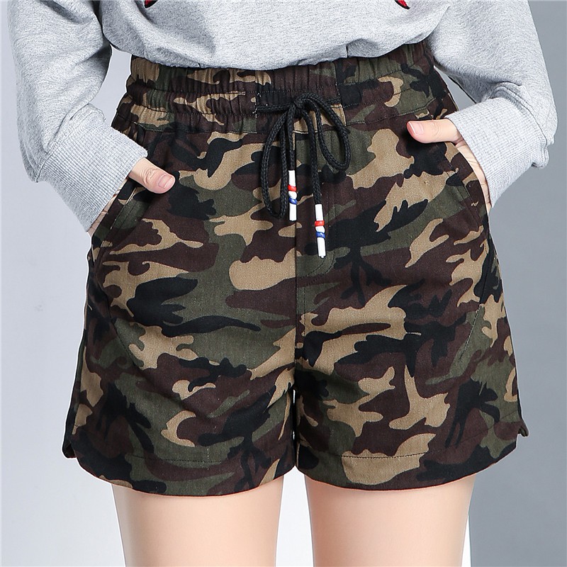  Celana  Pendek  Model Pinggang Karet Motif Print Camo Untuk  