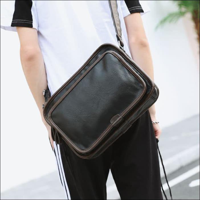 TAS SELEMPANG KULIT PRIA (VOLCOM)