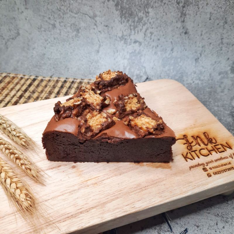 

FUDGY BROWNIES PANGGANG BENGBENG SLICE POTONG | BENGBENG BROWNIE