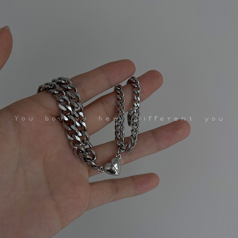 Sepasang Gelang magnet Bahan titanium steel Desain Hati Untuk Aksesoris Tangan