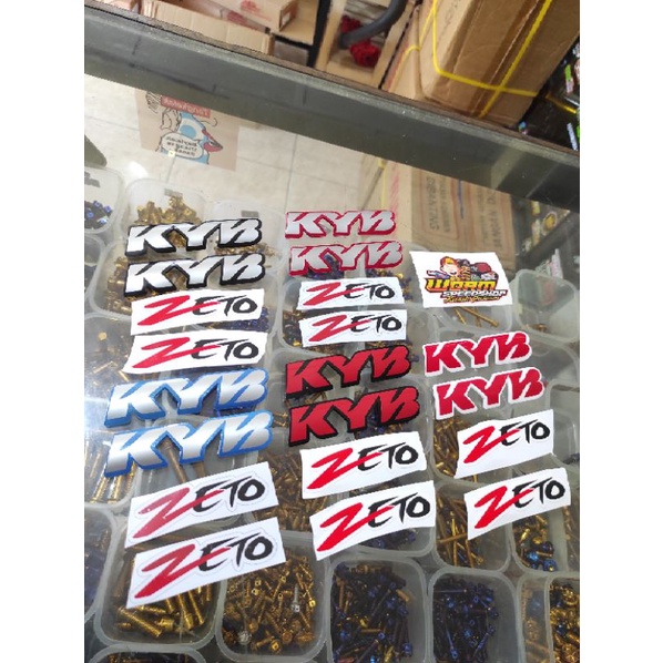 Emblem Stiker Shock Depan KYB Zeto Timbul Warna Universal