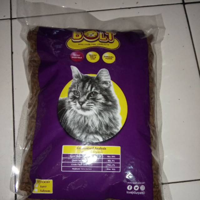 Bolt pakan kucing bentuk ikan dan donat