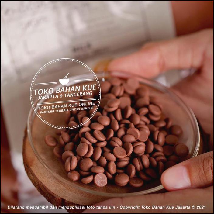 

CALLEBAUT DROPS COKLAT BAKING CHIP MILK 28,3% 250GR CHOCOLATE CHIPS