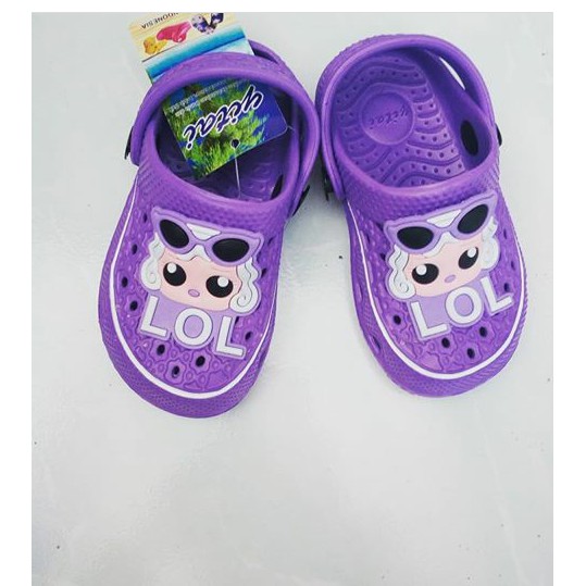 Sandal anak cewek boneka dari NEW ERA