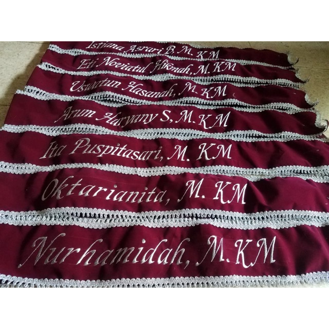 SELEMPANG WISUDA BLUDRU RENDA